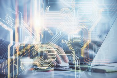 Arka planda bilgisayarla çalışan bir adamla dünya haritası hologramına çoklu maruz kalma. Dünya çapında ağ kavramı.