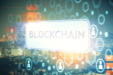 Kripto para birimi temalı hologram çizimine ve şehrin arka planına çoklu maruz kalma. Engelleme zinciri ve bitcoin kavramı.