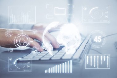 Arka planda ofiste bilgisayarda çalışan işadamı ile Forex grafiği. Sert çalışma kavramı. Closeup. Çoklu pozlama.