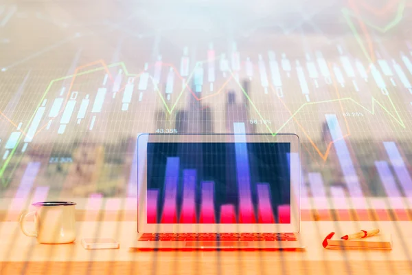 Grafico del mercato azionario e tabella con sfondo del computer. Doppia esposizione. Concetto di analisi finanziaria. — Foto Stock