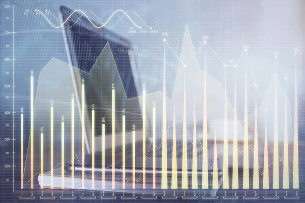 Форекс-графік голограма і персональна комп'ютерна фонова служба. Багаторазова експозиція. Концепція інвестицій . — стокове фото