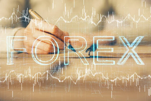 Manos escribiendo información sobre el mercado de valores en bloc de notas. Hologramas gráfico de divisas en frente. Concepto de investigación. Exposición múltiple —  Fotos de Stock