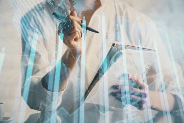 Finansal grafik el notları arka plan alarak üzerinde çizilmiş. Araştırma kavramı. Çoklu pozlama