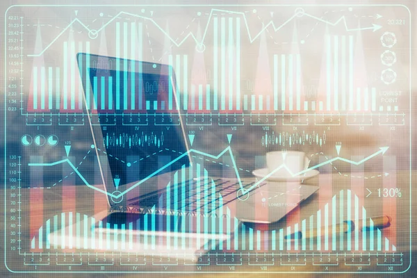 Forex 차트의 두 번의 노출 과 컴퓨터와 작업 공간. 국제 온라인 거래의 개념. — 스톡 사진