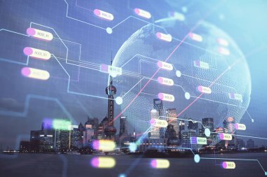 Şehir görünümünde harita ve veri temalı hologram ile gökdelenler arka planda çift pozlama. İş kavramında uluslararası teknoloji.