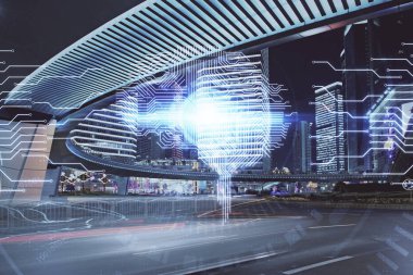 Şehrin arka planına beyin hologramı çizimi. Çifte maruz kalma. Beyin fırtınası konsepti.