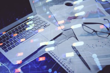 Arkaplanda bilgisayar ve veri teması çizimi olan tablonun çifte pozlandırılması. Yenilik kavramı.