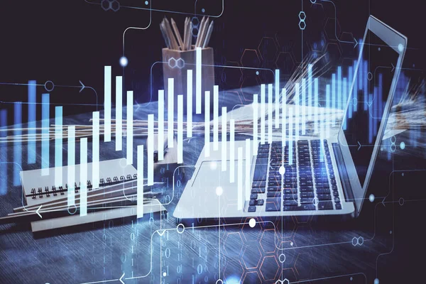 Holograma gráfico del mercado de valores dibujado en el fondo del ordenador personal. Exposición múltiple. Concepto de inversión. — Foto de Stock