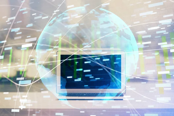 İş teması simgelerinin çifte pozlandırılması ve bilgisayar geçmişi olan çalışma alanı. Başarı kavramı.