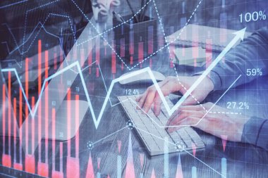 Adam ile mali grafik çift pozlama arka planda ofiste çalışır. Analiz kavramı.