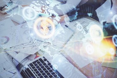 Bir kadın eller Not defteri hisse senedi piyasası hakkında bilgi yazma. Ön Forex grafik hologramlar. Araştırma kavramı. Çift Pozlama