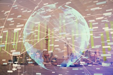 İş temalı hologram çizimine ve şehrin arka planına çifte maruz kalma. Başarı kavramı.