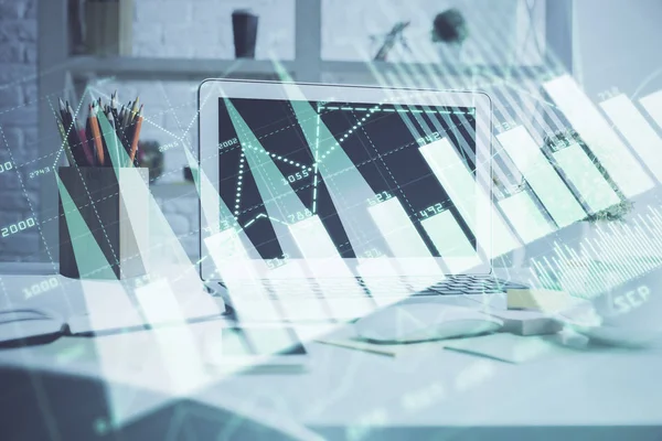 Forex grafhologram på bord med datorbakgrund. Multiexponering. Begreppet finansiella marknader. — Stockfoto