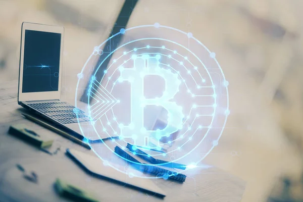 Dubbel exponering av blockchain och crypto ekonomi tema hologram och tabell med datorbakgrund. Begreppet bitcoin cryptocurrency. — Stockfoto