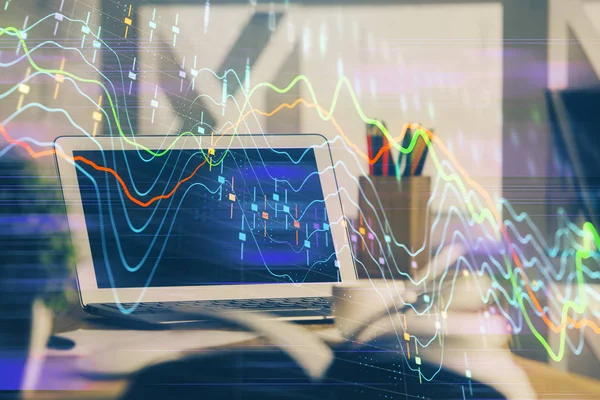 Zeichnung von Finanzdiagrammen und Tabelle mit Computer im Hintergrund. Mehrfachbelichtung. Konzept der internationalen Märkte. — Stockfoto