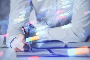 Teknoloji simgeleriyle beyaz gömlekli adam.