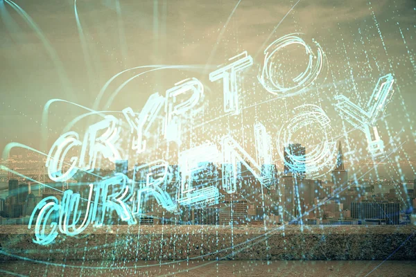 Kripto para birimi temalı hologram çizimi ve şehrin veiw arka planına çift pozlama. Engelleme zinciri ve bitcoin kavramı. — Stok fotoğraf