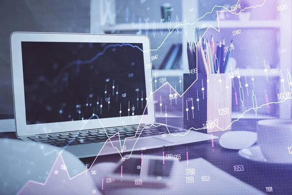 Forex piaci chart hologram és személyi számítógép háttér. Többszörös expozíció. A beruházás fogalma. — Stock Fotó