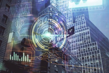 Veri temalı hologram gökdelenler arka planda çoklu pozlama ile şehir görünümüne çizim yapıyor. Büyük veri kavramı.