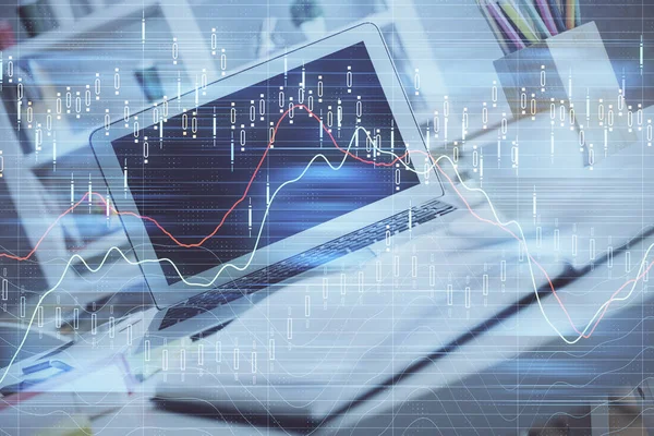 Rysunek wykresu finansowego i stół z komputerem na tle. Podwójna ekspozycja. Pojęcie rynków międzynarodowych. — Zdjęcie stockowe