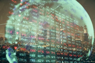 İş temalı hologram çizimine ve şehrin arka planına çifte maruz kalma. Başarı kavramı.