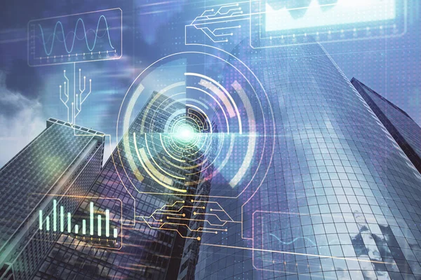 Veri temalı hologram gökdelenler arka planda çoklu pozlama ile şehir görünümüne çizim yapıyor. Büyük veri kavramı.