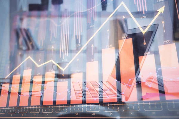 Borsa grafiği ve bilgisayar geçmişi olan tablolar. Çoklu maruz kalma. Mali analiz kavramı.
