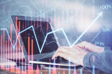 İki kez el ve iş simgeleriyle birlikte not defteri. Uluslararası iş kavramı.