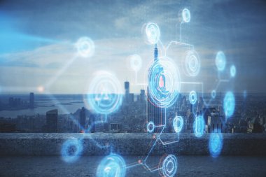 Veri temalı hologram gökdelenlerin arka planında çift pozlama ile şehir görünümüne çizim yapıyor. Teknoloji konsepti.