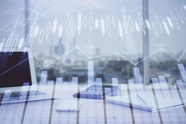 Holograma gráfico de Forex en la tabla con el fondo de la computadora. Exposición múltiple. Concepto de mercados financieros. — Foto de Stock