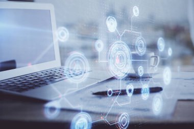 Arka planda bilgisayar ve veri temalı hologram tablosu çift pozlama. Veri teknolojisi kavramı.