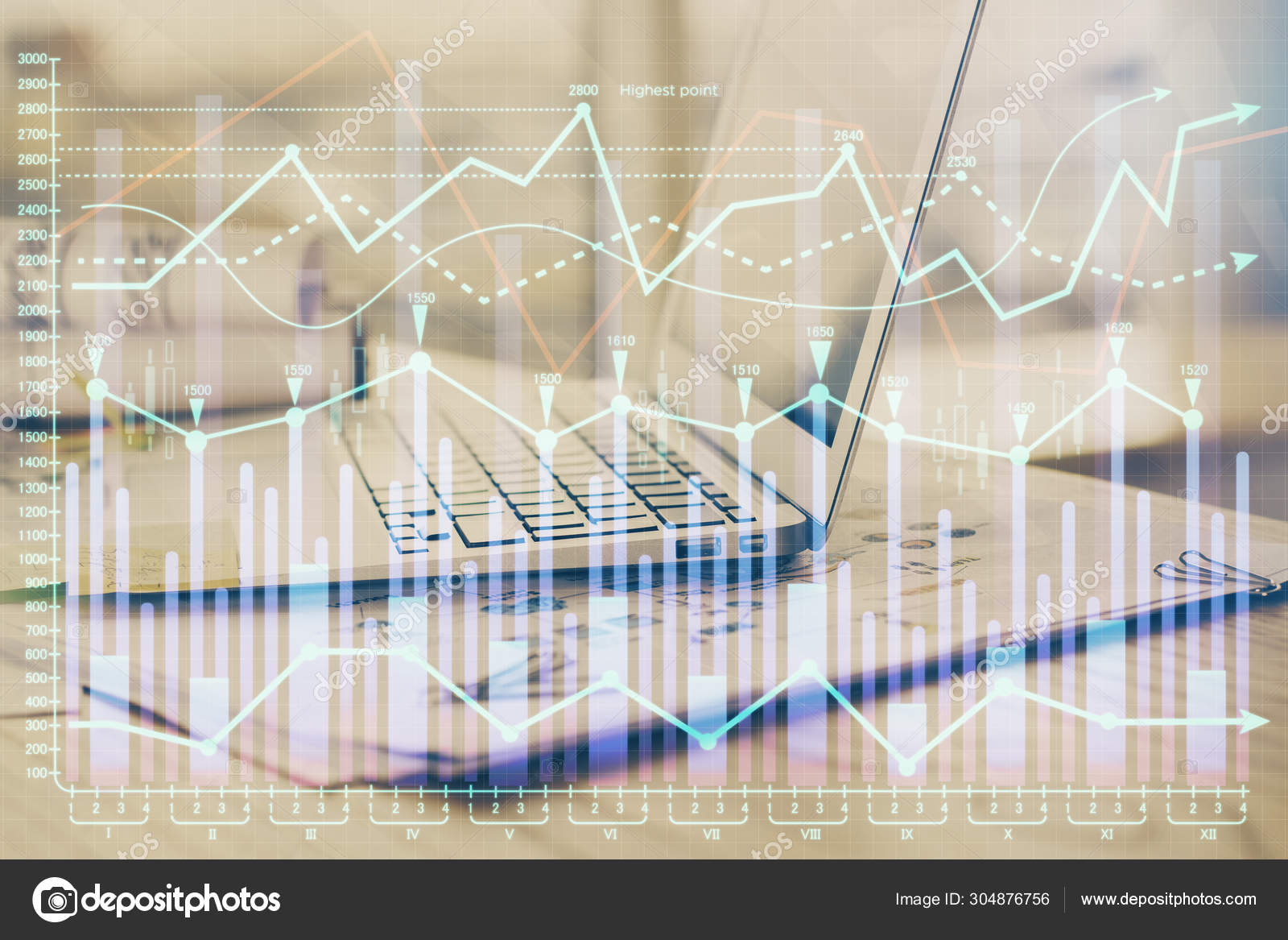 有计算机背景的股票市场图表和表格 多重暴露 财务分析的概念 图库照片 C Peshkova