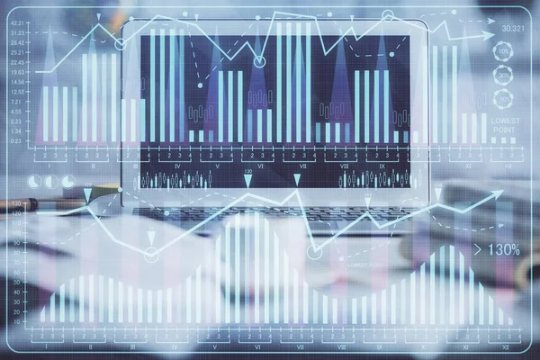 Pénzügyi grafikon színes rajz és táblázat számítógép a háttérben. Dupla expozíció. A nemzetközi piacok fogalma. — Stock Fotó