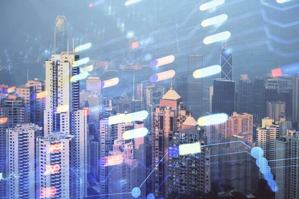 Tema de datos holograma dibujo en la vista de la ciudad con rascacielos fondo doble exposición. Concepto tecnológico. —  Fotos de Stock