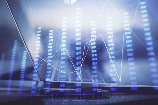 Holograma gráfico de Forex en la tabla con el fondo de la computadora. Exposición múltiple. Concepto de mercados financieros. —  Fotos de Stock