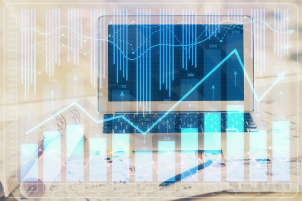 Pénzügyi grafikon színes rajz és táblázat számítógép a háttérben. Többszörös expozíció. A nemzetközi piacok fogalma. — Stock Fotó