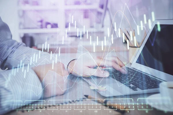 Multi exposure van aandelenmarkt grafiek met man werken op de computer op de achtergrond. Concept financiële analyse. — Stockfoto