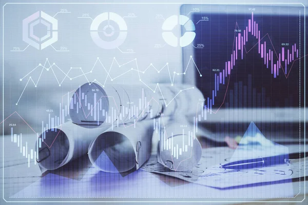 Holograma gráfico del mercado financiero y computadora personal en segundo plano. Doble exposición. Concepto de forex. — Foto de Stock