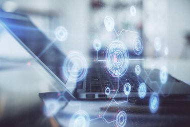 Arka planda bilgisayar ve veri temalı hologram tablosu çift pozlama. Veri teknolojisi kavramı.