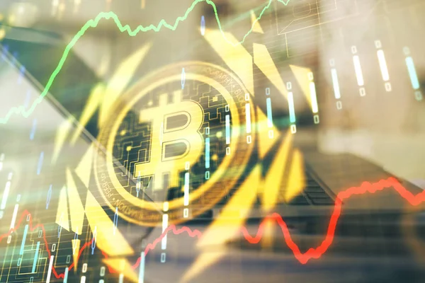 Engelleme zinciri ve kripto ekonomi temalı hologram ve bilgisayar geçmişi olan bir masa. Bitcoin kripto para kavramı.