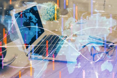 İş teması simgelerinin çifte pozlandırılması ve bilgisayar geçmişi olan çalışma alanı. Başarı kavramı.