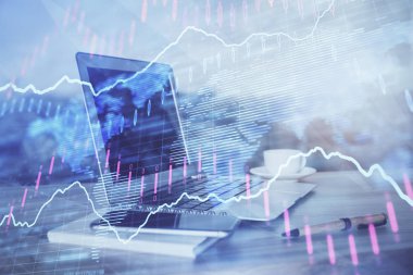 Borsa grafiği ve bilgisayar geçmişi olan tablolar. Çifte maruziyet. Mali analiz kavramı.