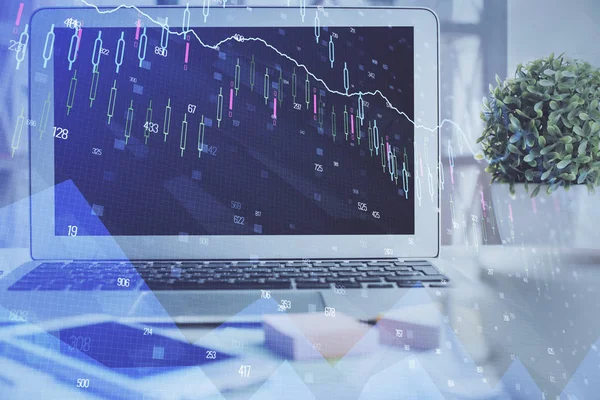 Finanzgrafik bunte Zeichnung und Tabelle mit Computer auf dem Hintergrund. Doppelbelichtung. Konzept der internationalen Märkte. — Stockfoto