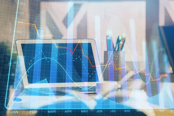 Finanzgrafik bunte Zeichnung und Tabelle mit Computer auf dem Hintergrund. Doppelbelichtung. Konzept der internationalen Märkte. — Stockfoto