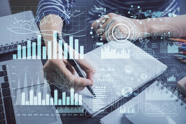 Cuadro financiero dibujado sobre las manos tomando notas de fondo. Concepto de investigación. Doble exposición — Foto de Stock