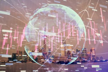 Yüksek binaların arka planında çoklu pozlama olan eski şehir haritası. Finansal araştırma kavramı.