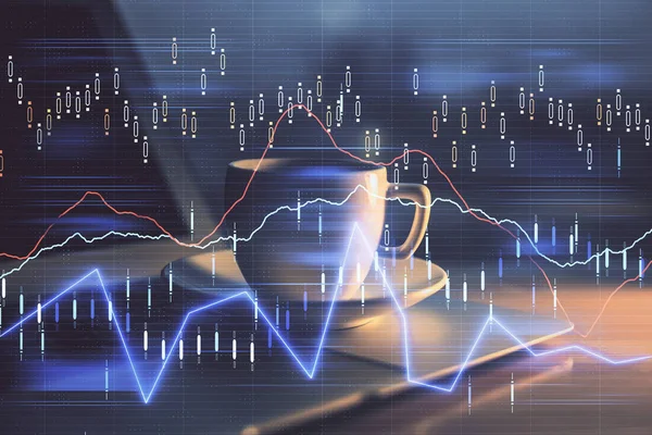 Desenho gráfico financeiro e tabela com computador em segundo plano. Dupla exposição. Conceito de mercados internacionais. — Fotografia de Stock