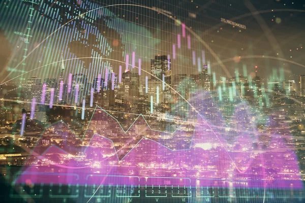 Gráfico financiero sobre paisaje nocturno de la ciudad con altos edificios de doble exposición de fondo. Concepto de análisis . — Foto de Stock