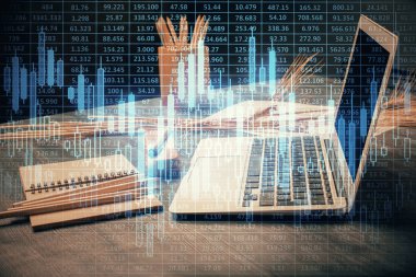 Forx grafiği ve bilgisayarla çalışma alanı çoklu pozlama. Uluslararası çevrimiçi ticaret kavramı.