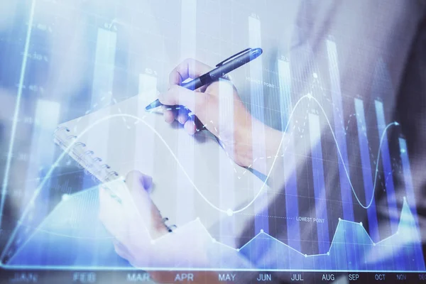 Multi exponering av händer att göra anteckningar med Forex Chart huds. Aktiemarknads koncept. — Stockfoto